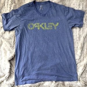 Oakley v neck tshirt